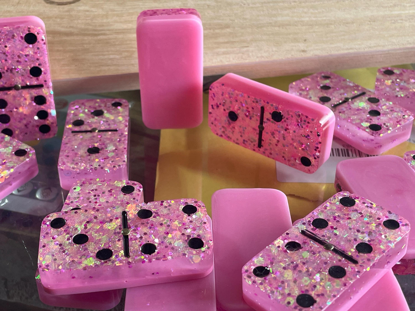 glitter pink dominos